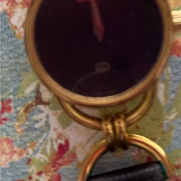 Gucci Black and Gold Watch 6000L read description! - Picture 9 of 9